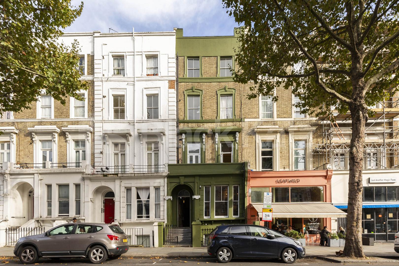 Two double bedrooms spacious lounge located within minutes from Ladbroke Grove Ladbroke Grove, Ladbroke Grove 